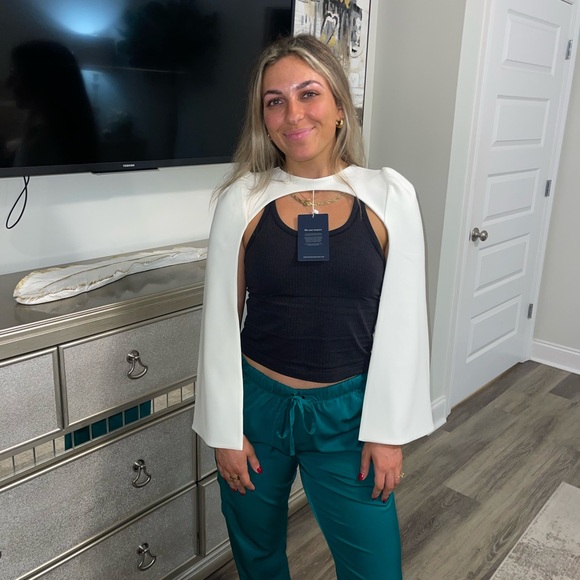 Ivory Bridal Cape - Picture 5 of 9